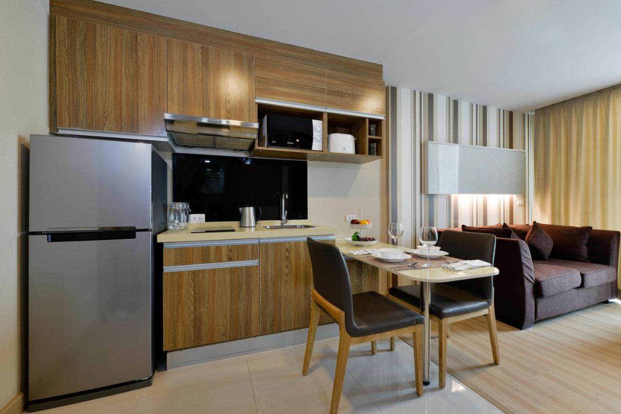 Ramada By Wyndham Bangkok Ten Ekamai Residences Extérieur photo