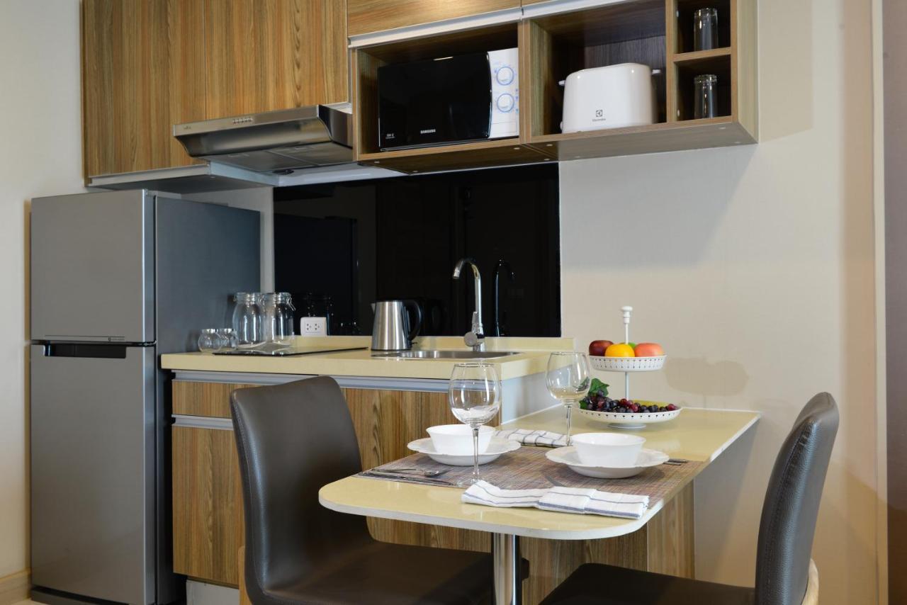 Ramada By Wyndham Bangkok Ten Ekamai Residences Extérieur photo