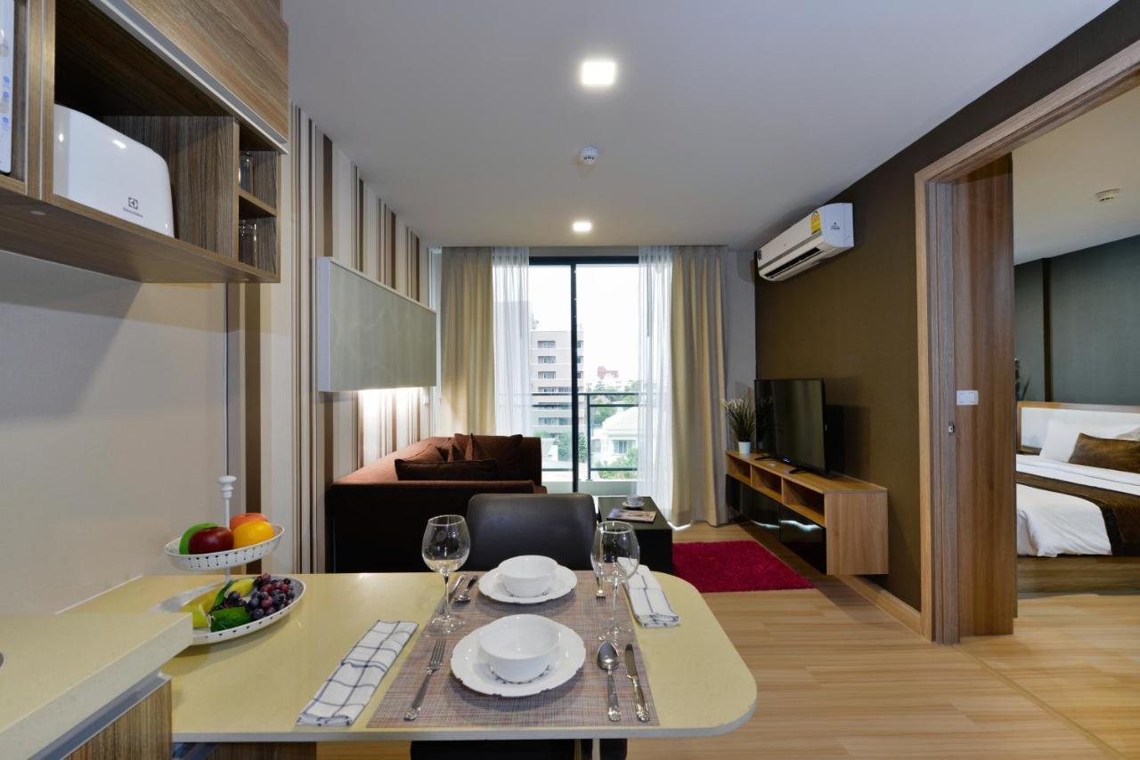 Ramada By Wyndham Bangkok Ten Ekamai Residences Extérieur photo