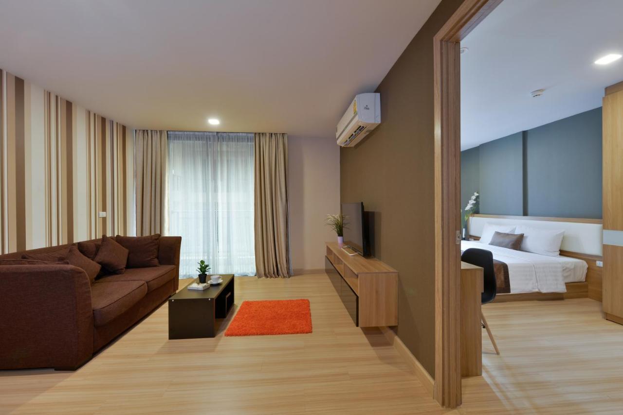 Ramada By Wyndham Bangkok Ten Ekamai Residences Extérieur photo