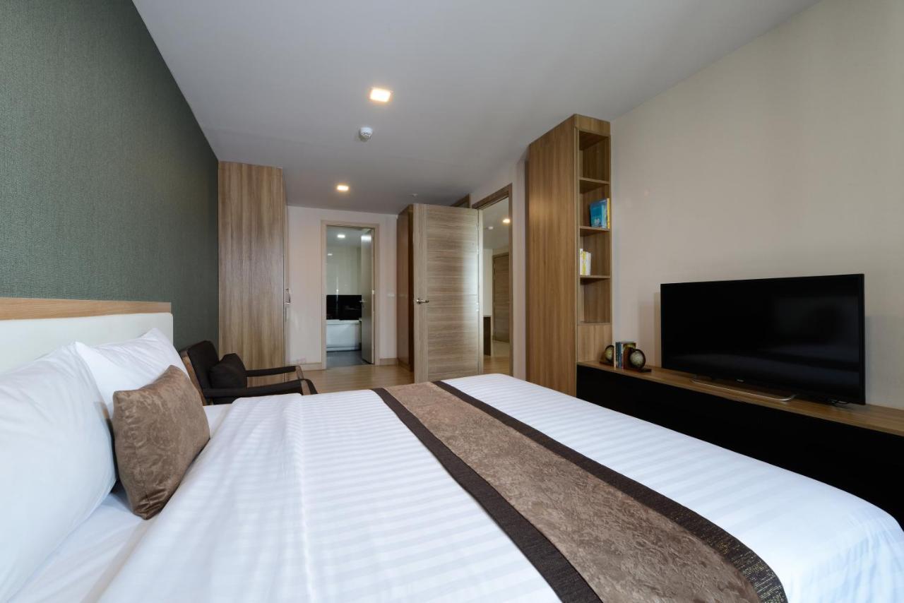 Ramada By Wyndham Bangkok Ten Ekamai Residences Extérieur photo