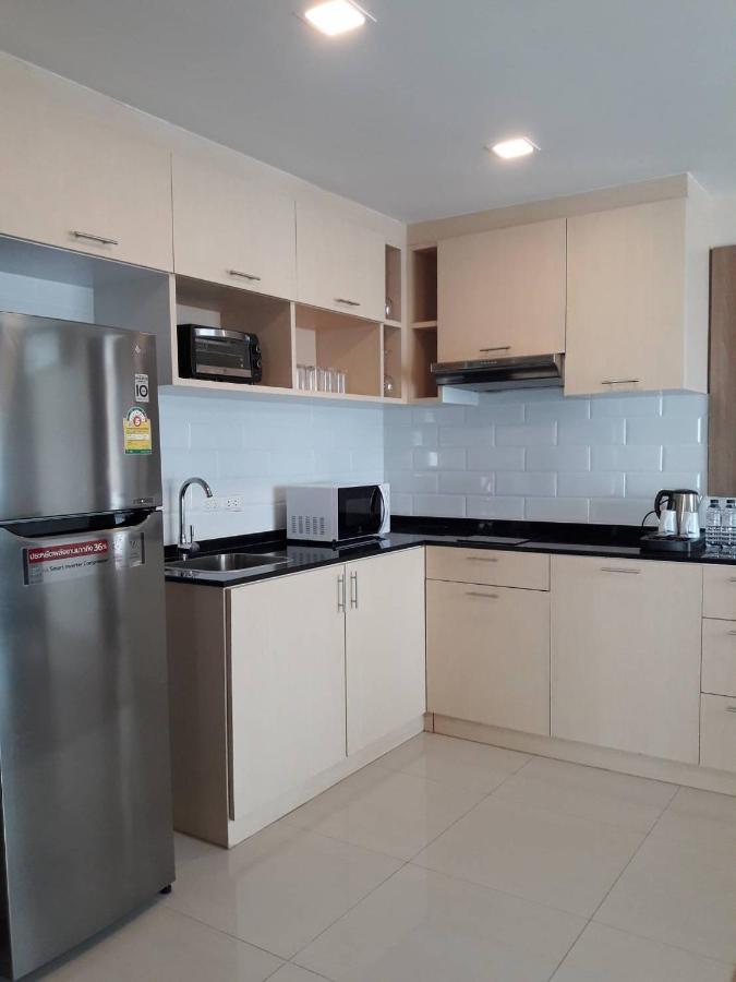Ramada By Wyndham Bangkok Ten Ekamai Residences Extérieur photo