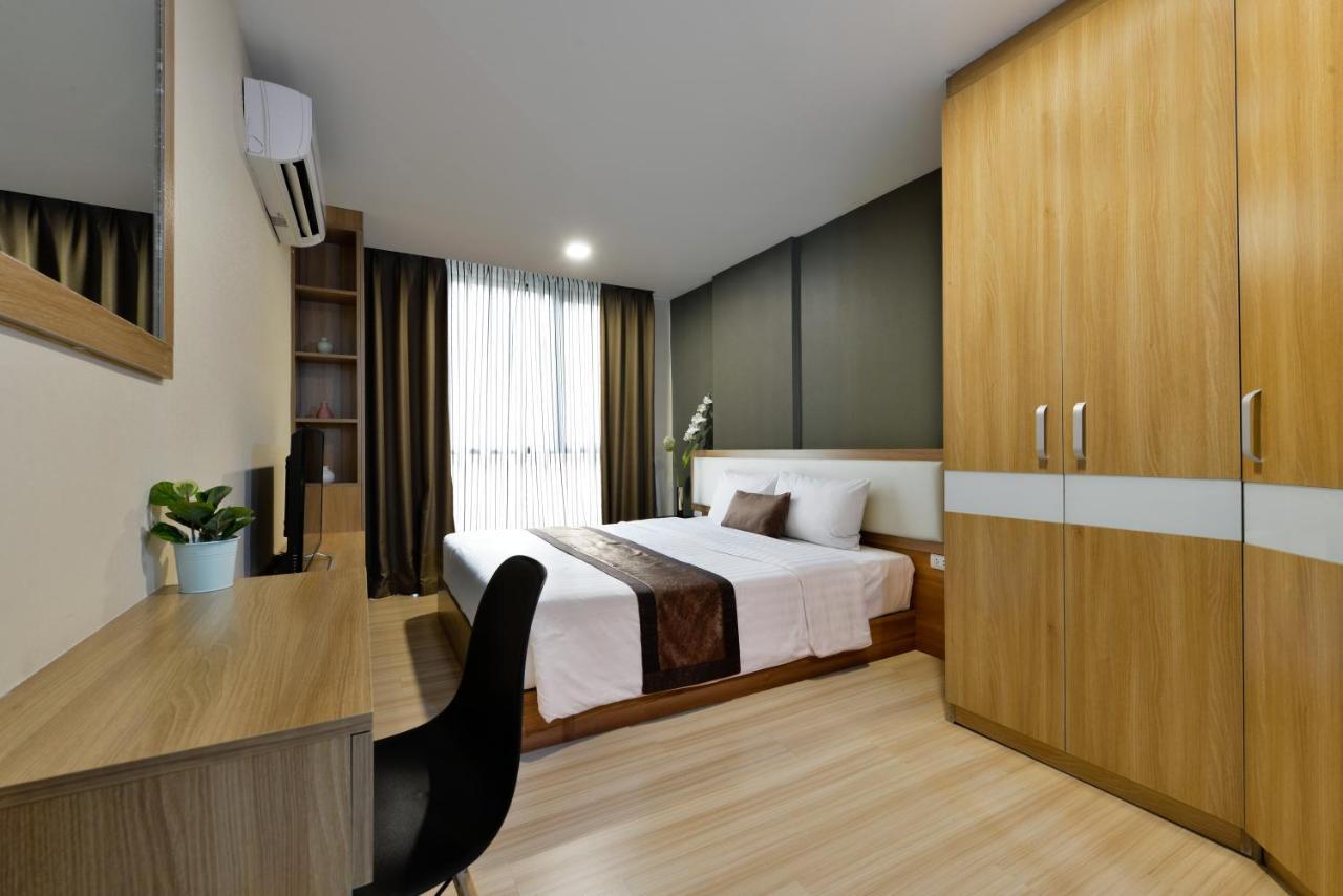 Ramada By Wyndham Bangkok Ten Ekamai Residences Extérieur photo