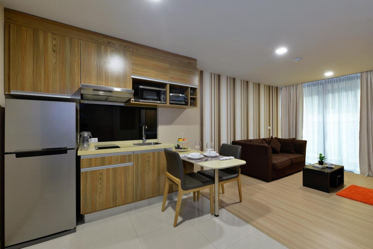 Ramada By Wyndham Bangkok Ten Ekamai Residences Extérieur photo