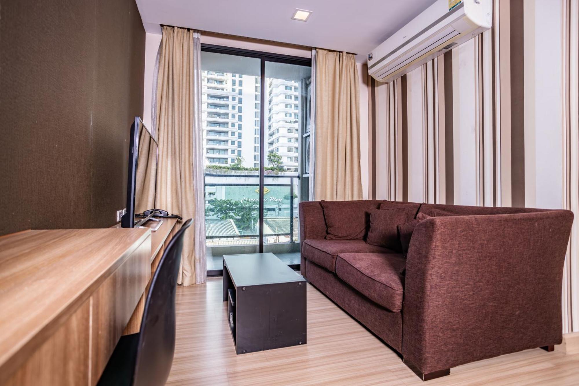 Ramada By Wyndham Bangkok Ten Ekamai Residences Extérieur photo