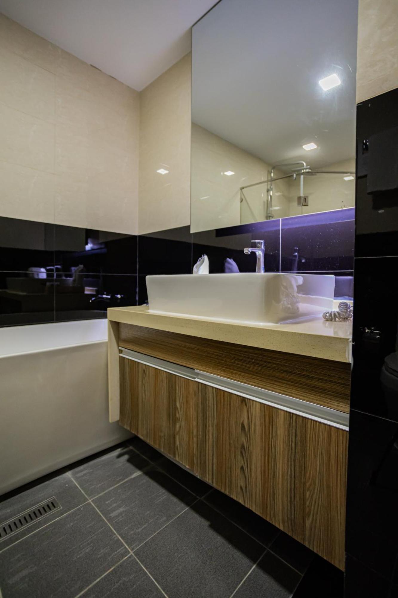Ramada By Wyndham Bangkok Ten Ekamai Residences Extérieur photo