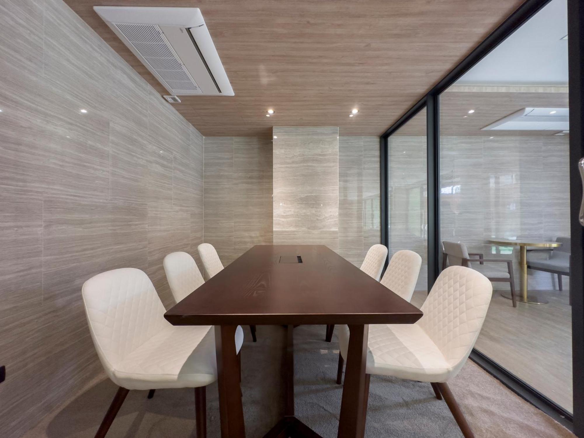 Ramada By Wyndham Bangkok Ten Ekamai Residences Extérieur photo