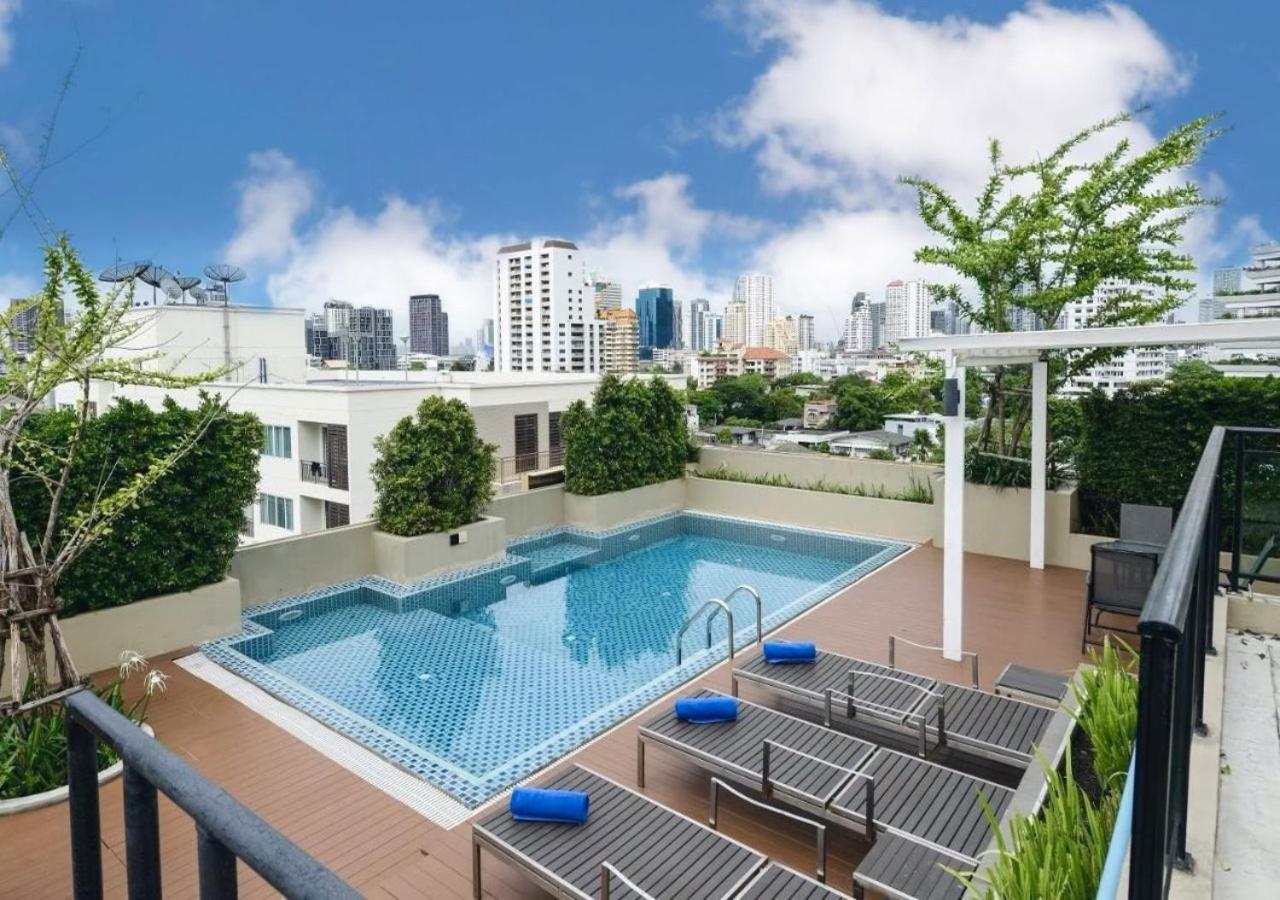 Ramada By Wyndham Bangkok Ten Ekamai Residences Extérieur photo